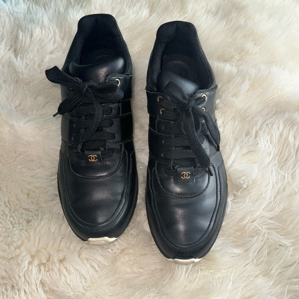 black chanel runners